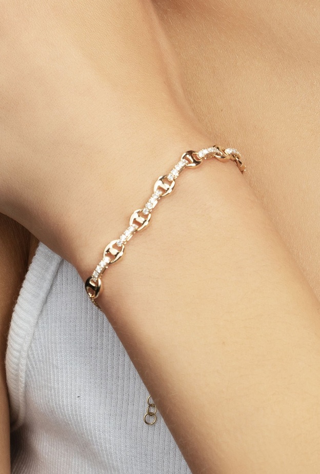 أروع أساور المحطة لمختلف أنواع الإطلالات