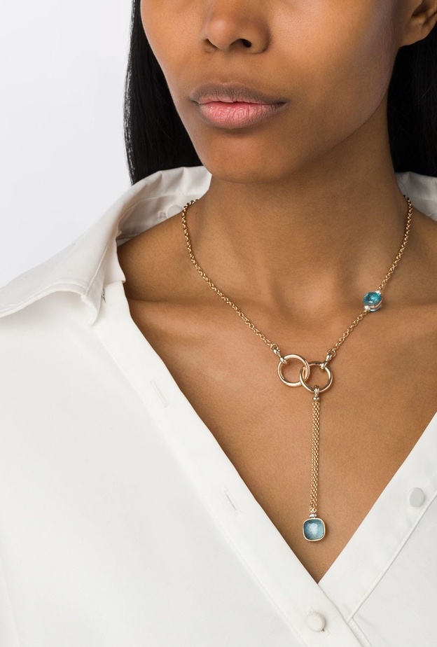 أحجار كريمة ملونة في القلادات على شكل حرف Y