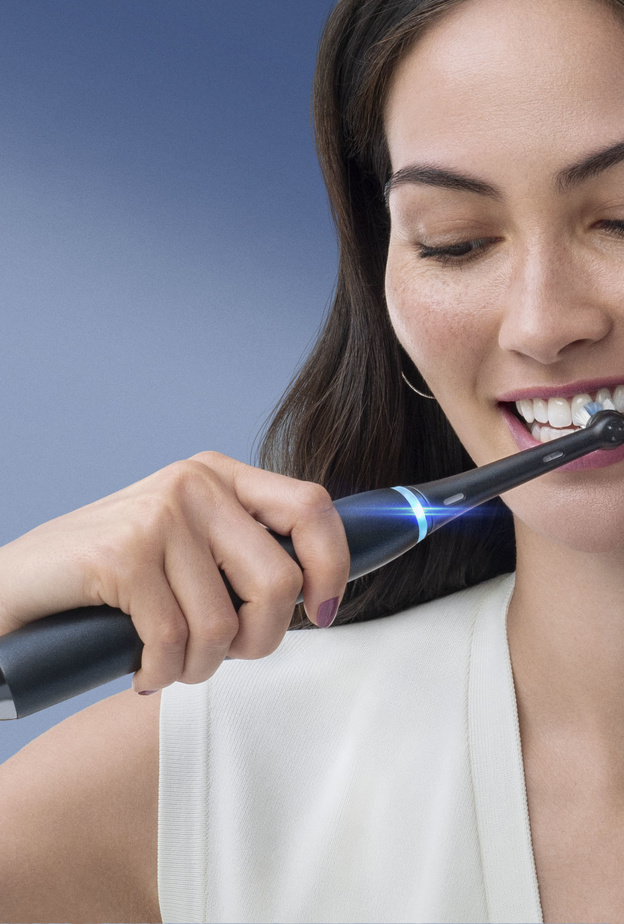 فرشاة أسنان متقدمة لعناية متطورة بالفم وأسنان نظيفة تمنحك ابتسامة غاية في التميز من أورال-بي