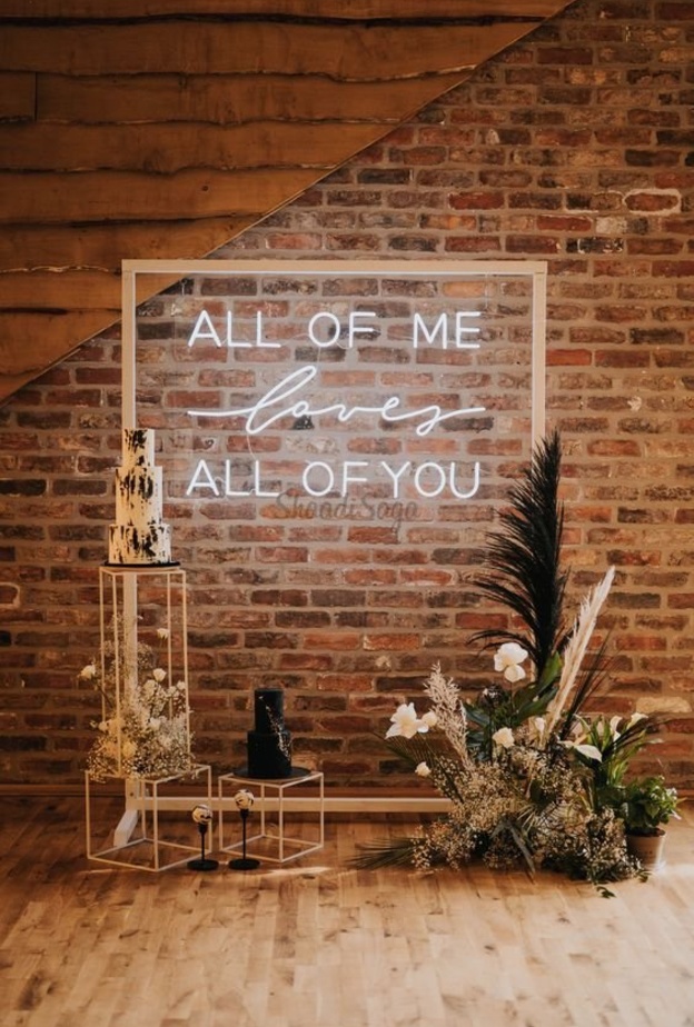 أفكار رائعة بلافتات المصابيح الثنائية لديكور حفلات الزفاف