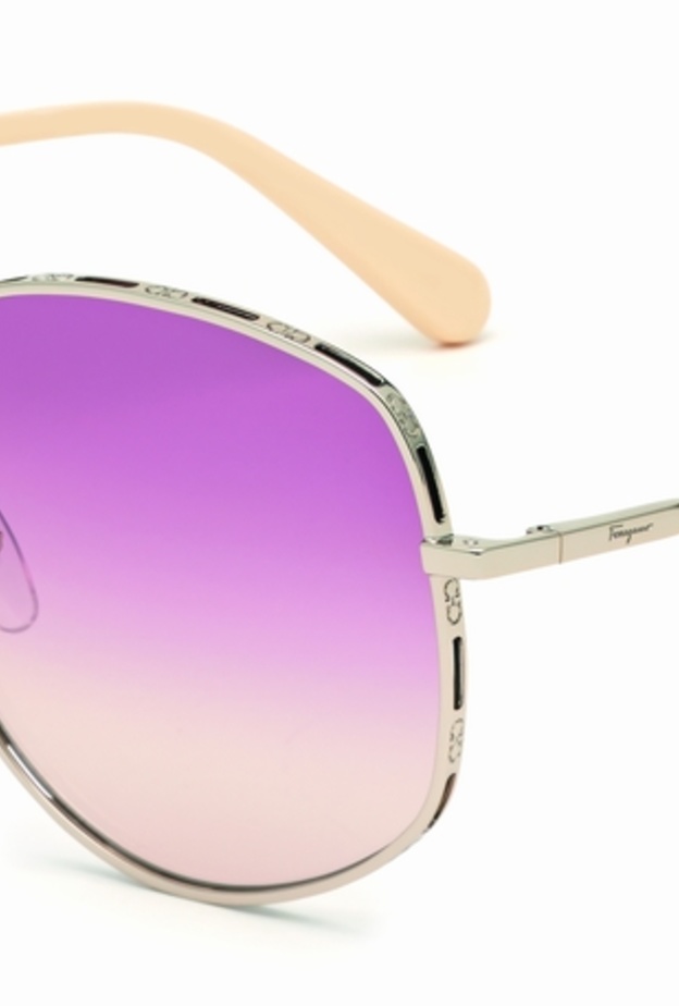 تزيح علامة "SALVATORE FERRAGAMO" الستار عن موديلات نظارات "GANCINI PROFILE" الجديدة