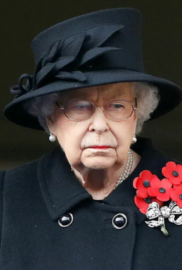 ملكة بريطانيا تغيب عن احتفالات يوم الذكرى بسبب إصابة في الظهر