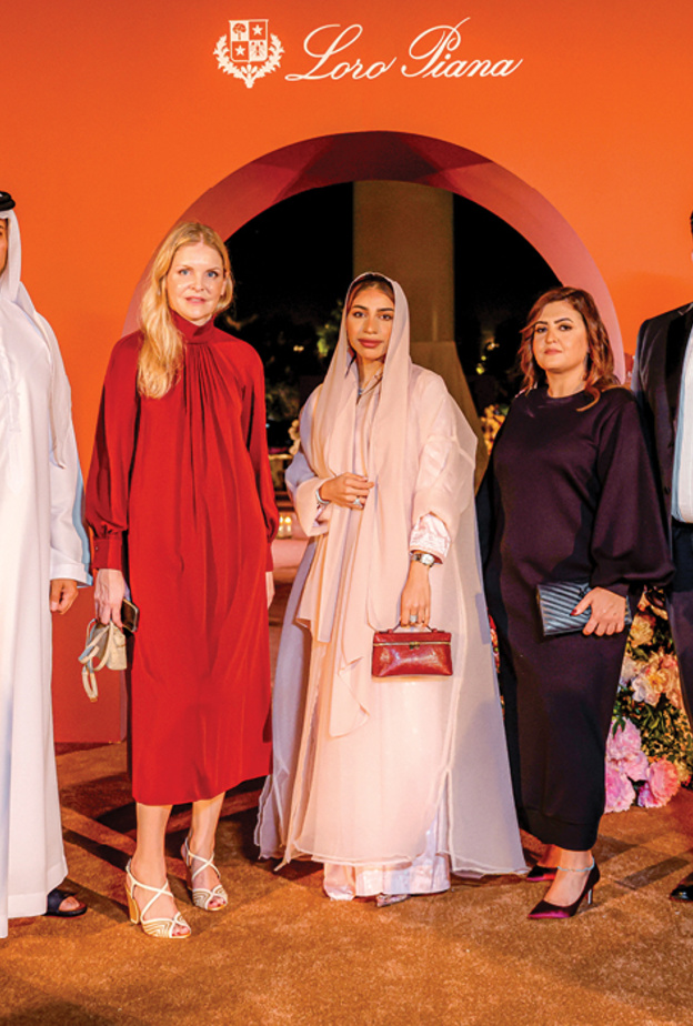 حفل عشاءٍ لورو بيانا بمناسبة التعاون بين العلامة والفنان الإماراتي مطر بن لاحج 