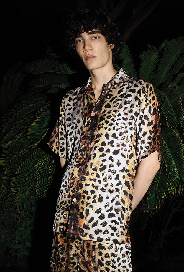 هارڤي نيكلز - دبي يقدم لكم حملة مناسبات نهاية العام تحت عنوان "فن الأناقة"، بإطلالات تعكس إيقاع الموسم.