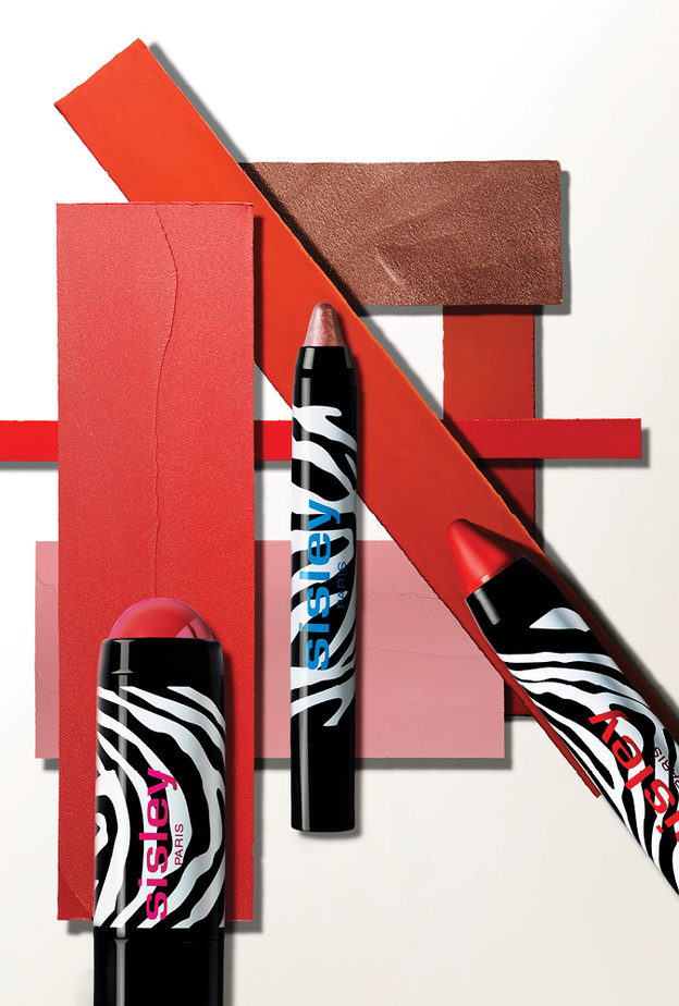 مجموعة Twist المُخطّطة بنمط جلد الحمار الوحشي من سيسلي