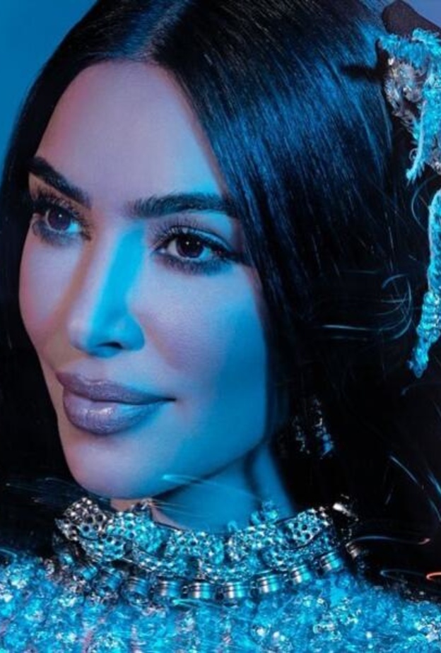 كاني ويست يلغي متابعة كيم كارداشيان مرة أخرى وسط شائعات علاقتها مع بيت ديفيدسون