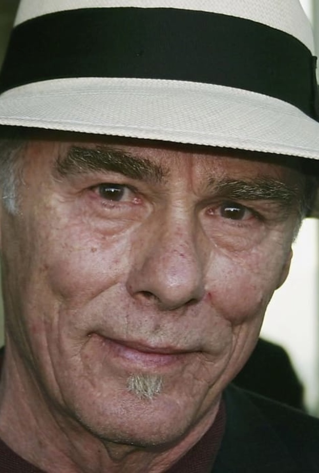 النجوم يعربون عن حزنهم وفاة الممثل دين ستوكويل عن عمر يناهز 85 عامًا