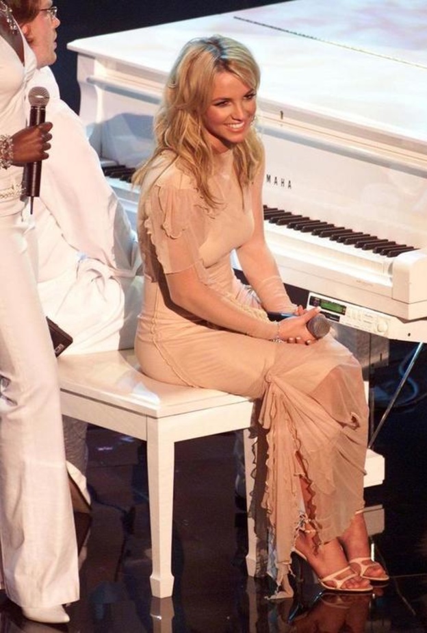 ونجوم الفن يعربون عن فرحتهم بقرار إنهاء الوصاية على بريتني سبيرز