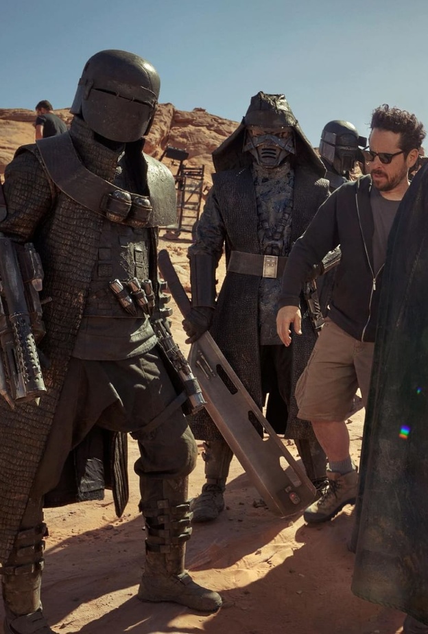 مزاد علني لبيع بوسترات الأفلام والقطع الفنية النادرة