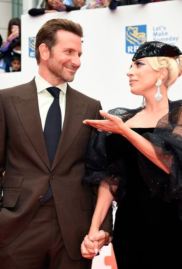 ليدي جاجا وبرادلي كوبر