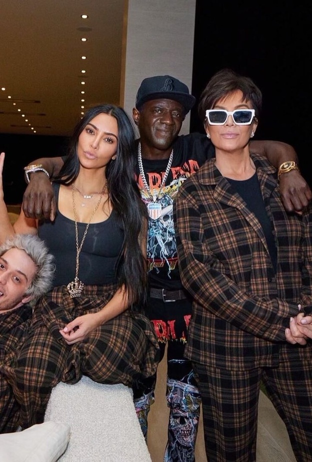 بيت ديفيدسون يحتفل بعيد ميلاده مع كيم كارداشيان