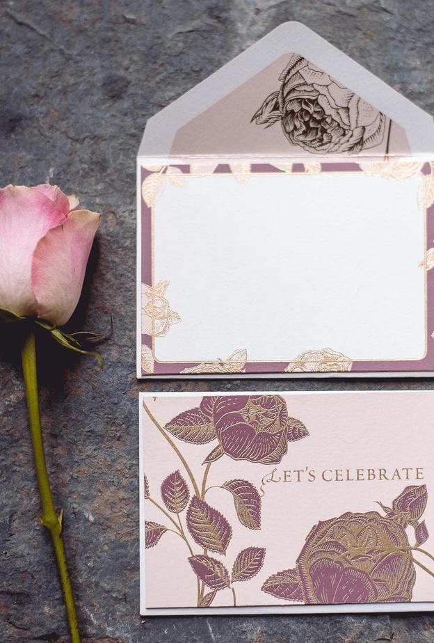 نصائح ذهبية يجب اتباعها قبل شراء بطاقة دعوة الزفاف