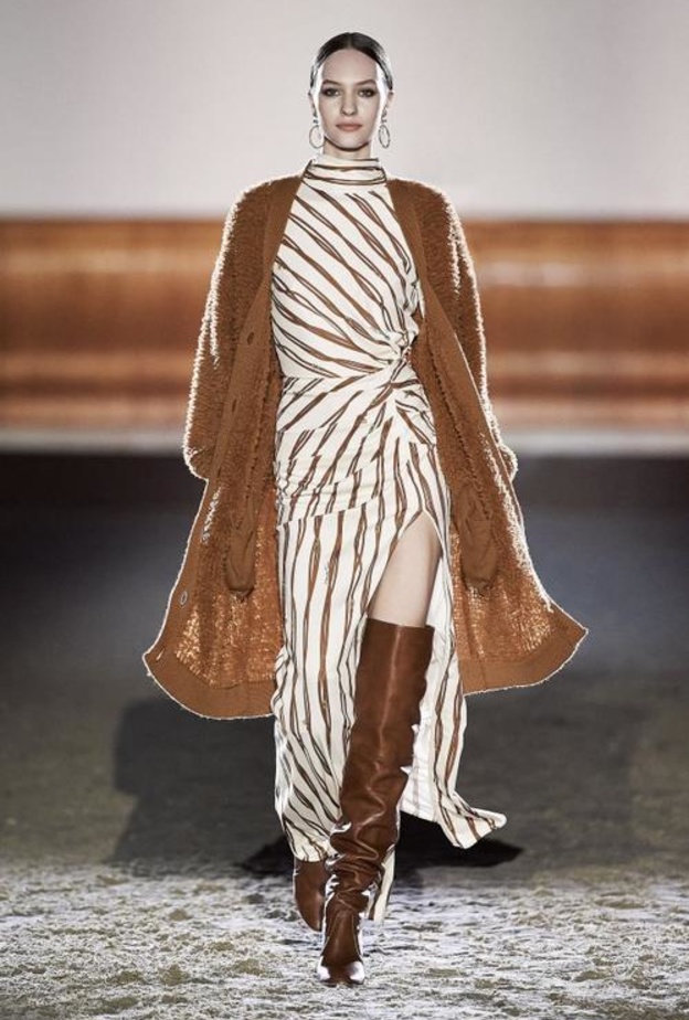 اطلالة من Chloe