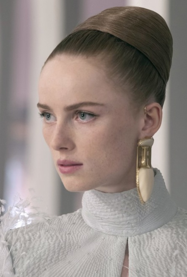 إطلالات جمالية راقية اجعليها من خياراتك لسهرات  خريف 2021