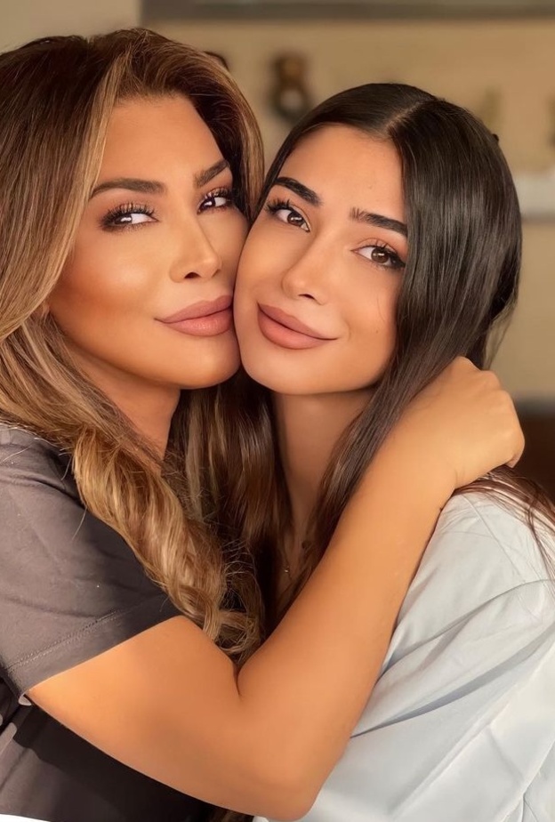 نوال الزغبي وابنتها تيا