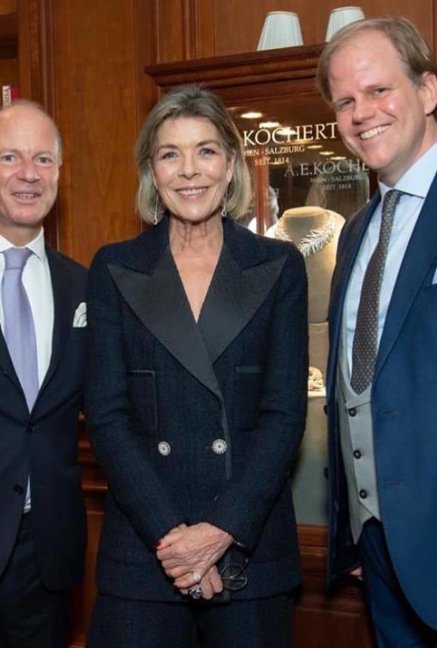 الأميرة كارولين في افتتاح معرض مجوهرات كشرت