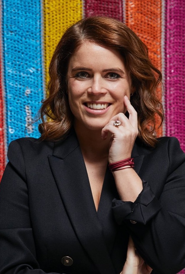 الأميرة يوجين تنشر صور الأمير تشارلز والأمير وليام مع زوجتيهما