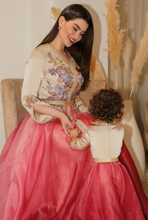 روان بن حسين وابنتها 