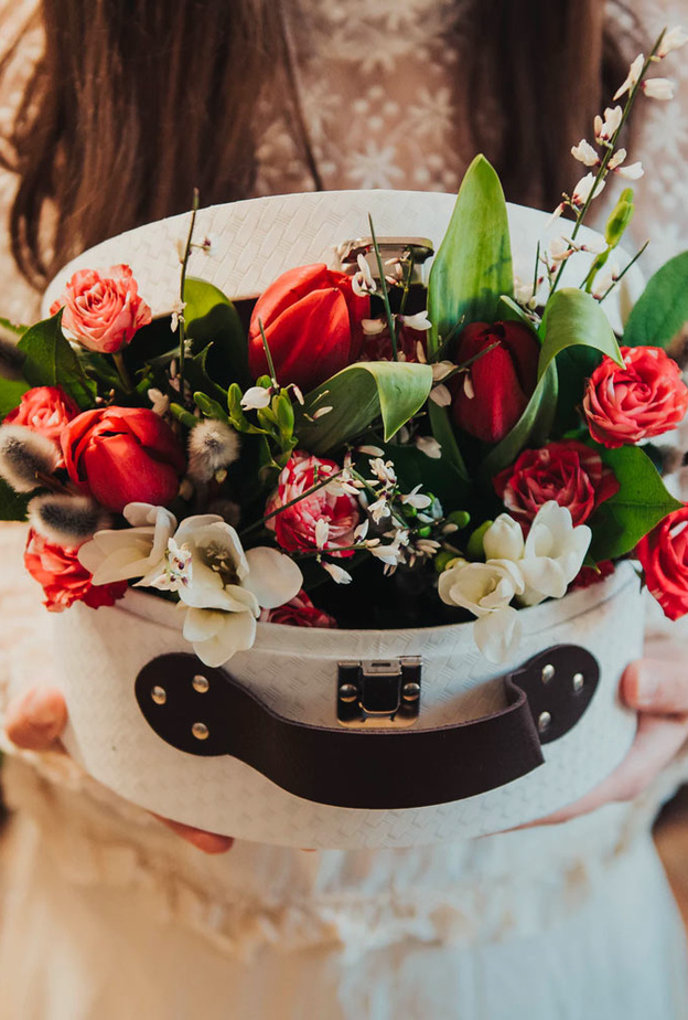 زينة ديكور زفافك مستوحاة من ألوان علم الإمارات