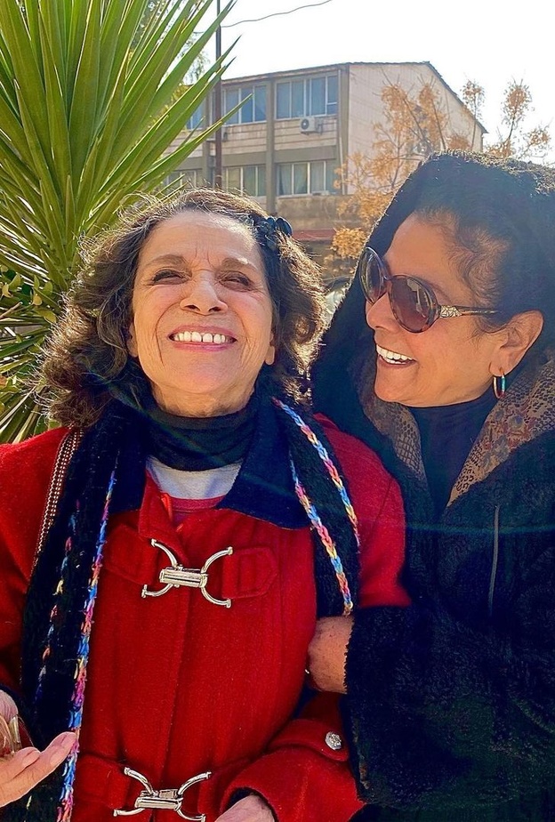 النجوم يحتفلون بعيد ميلاد سامية الجزائري الـ 75