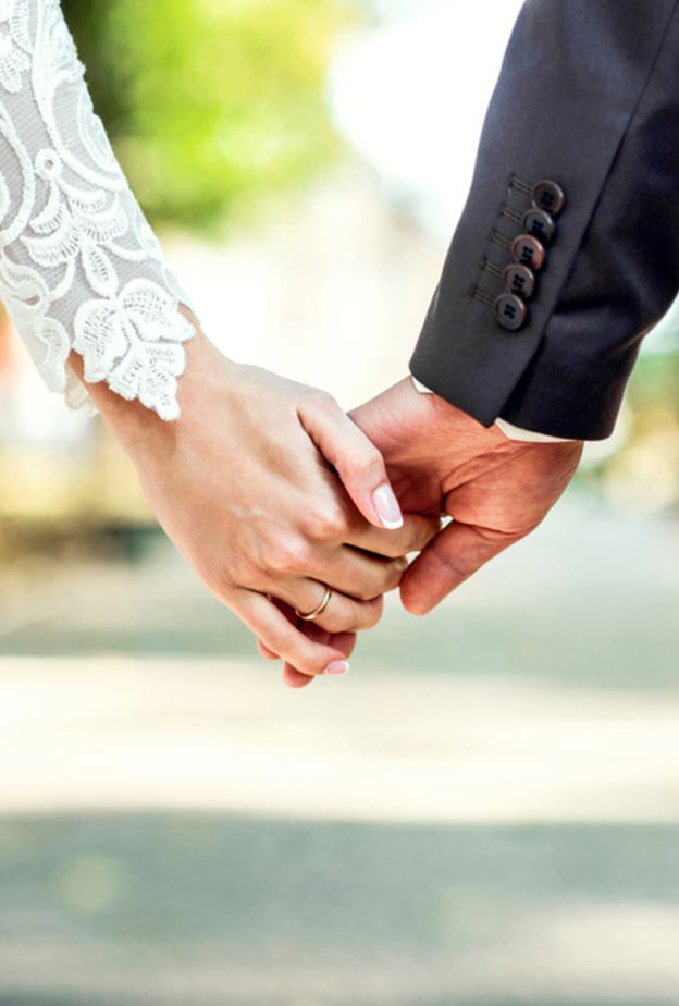 عروس تتزوج في مستشفى حتى تتمكن جدتها من حضور زفافها