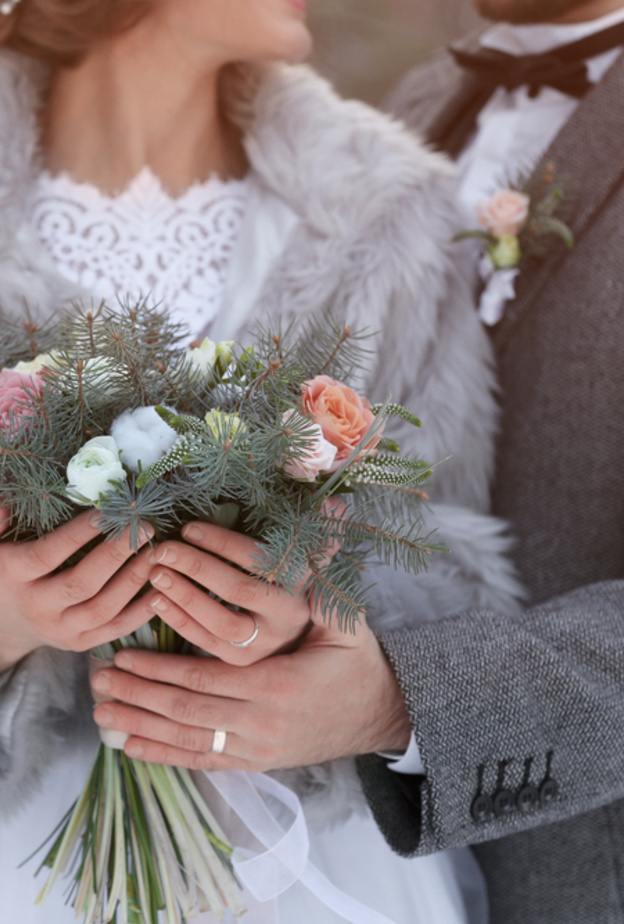 shutterstock_ نصائح لإطلالة أكثر دفئا للعريس خلال الأشهر الباردة