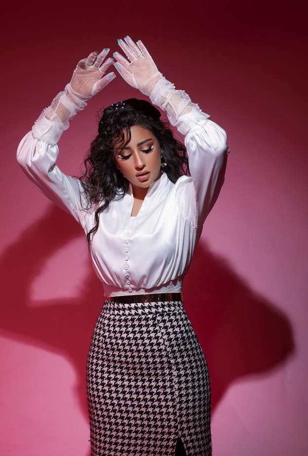 حوار مجلة "هي" مع الممثلة فرح الهادي