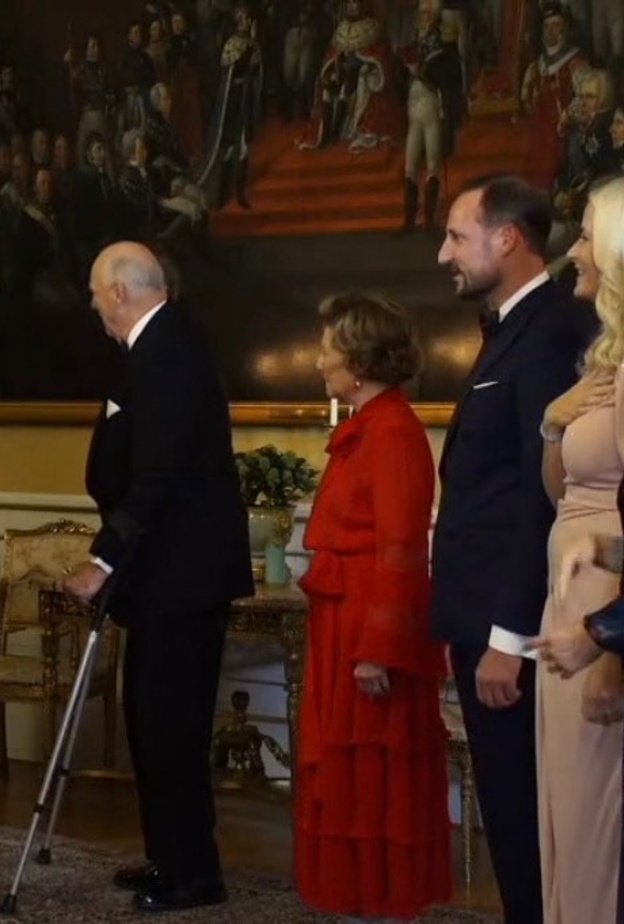 ملك وملكة النرويج يستضيفان مأدبة عشاء رسمية للرياضيين النرويجيين