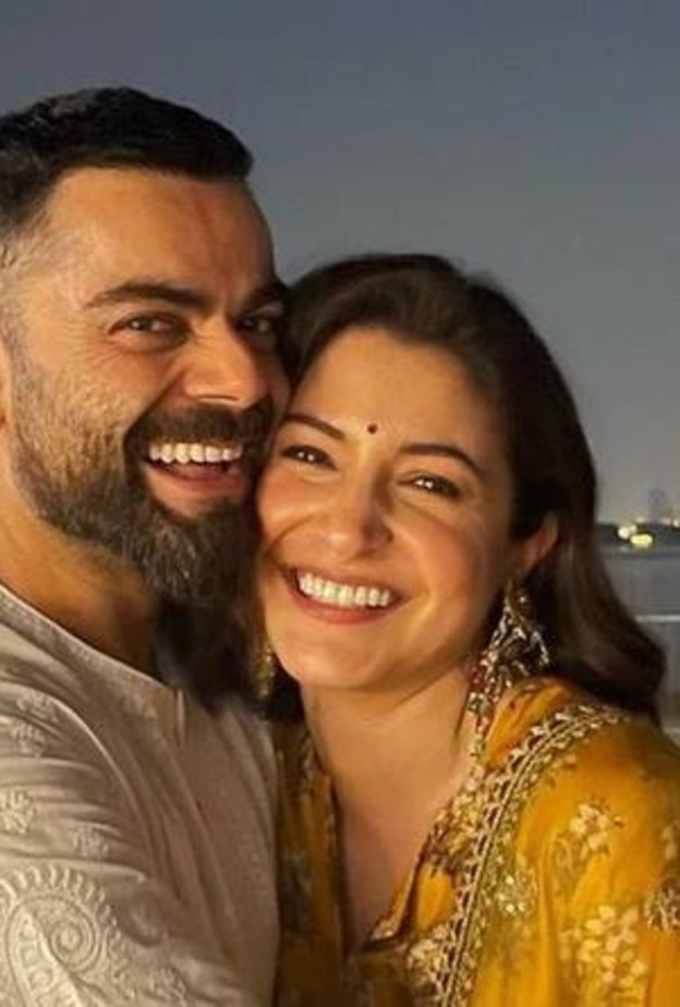 أنوشكا شارما تفاجئ زوجها فيرات كولي في دبي بعيد ميلاده