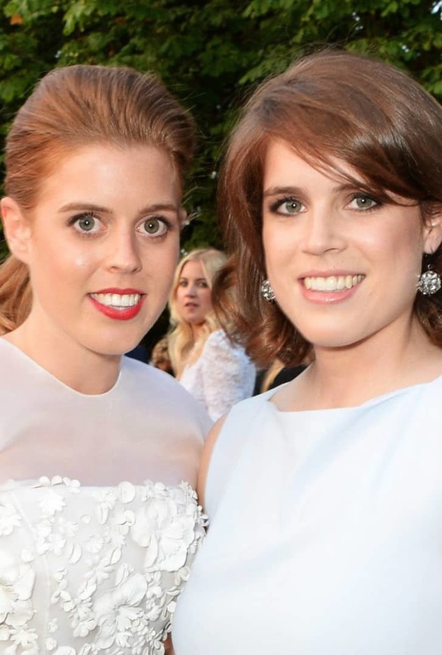 الأميرة يوجين تنشر صور مدرسية لها دعما لقضية خيرية هامة