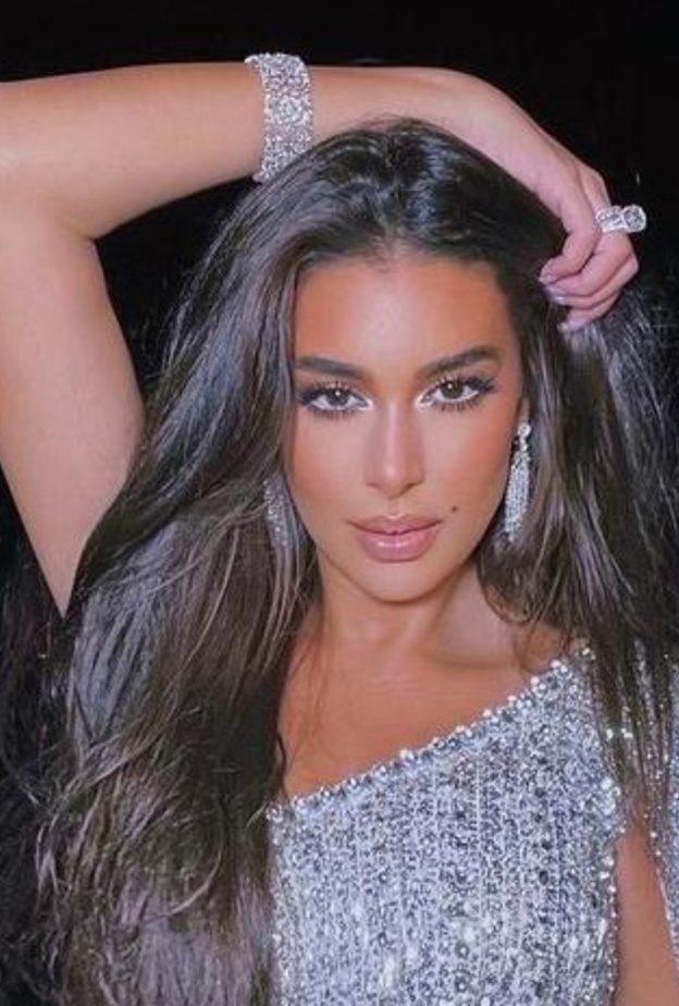 نجمات دخلن بإشتباكات علنية مع عائلاتهن أحدثهن ياسمين صبري