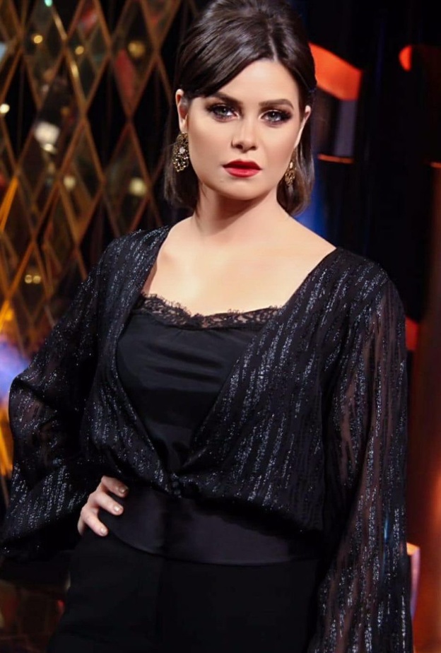 يسرا اللوزي