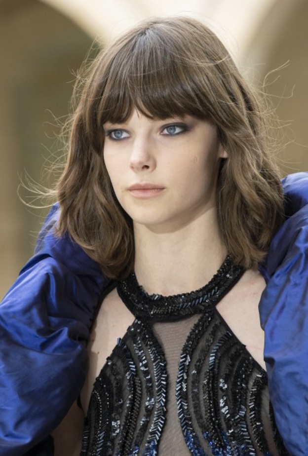 تسريحات شعر تمنح اطلالتك الدفء في خريف 2021