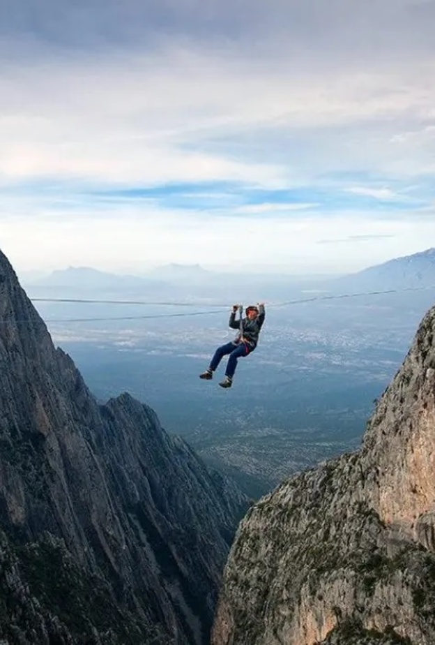 متاهة جبل جيس.. تجربة لا مثيل لها لعشاق المغامرة والتشويق بالإمارات