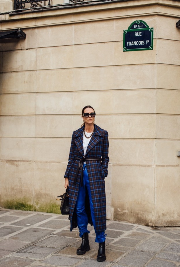 اختاري البوت ذات الرقبة القصيرة أو المتوسطة الطول مع الجينز