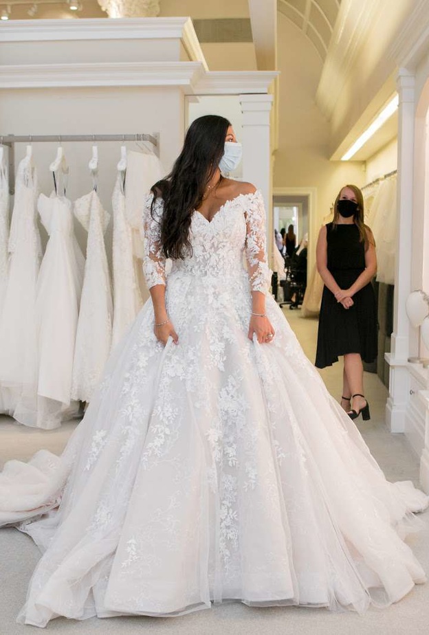 اصطحبي شخصا تثقين بذوقه