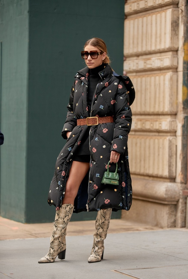 أفكار شبابية لتنسيق الجاكيت المنفوخ لاطلالات شتاء 2022