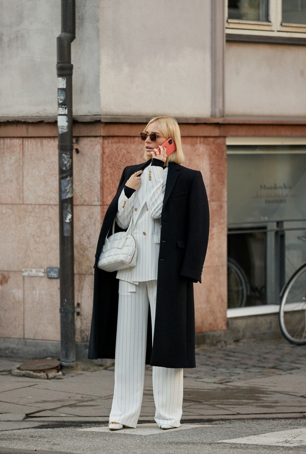 نصائح أساسية لاعتماد البدلة الرسمية في اطلالات شتاء 2022