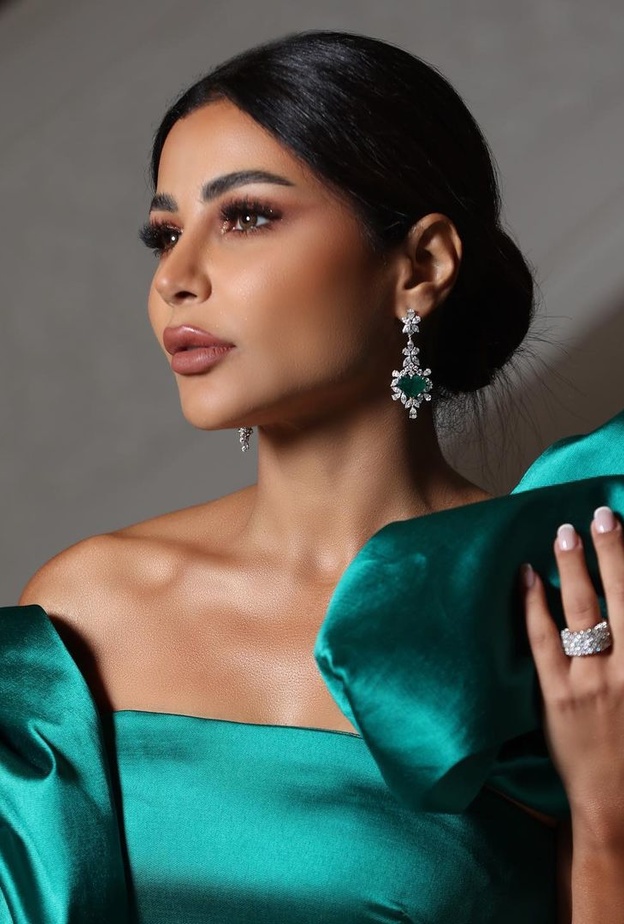 الإعلامية الاماراتية مهيرة عبد العزيز Mahira Abdel Aziz- الصورة للمصورة Amani Aldageel