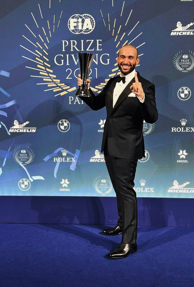  السائق السعودي يزيد الراجحي