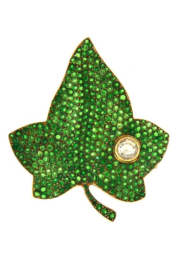 بروش عقيق Garnet and Jubilee Diamond Leaf من Simon Teakle