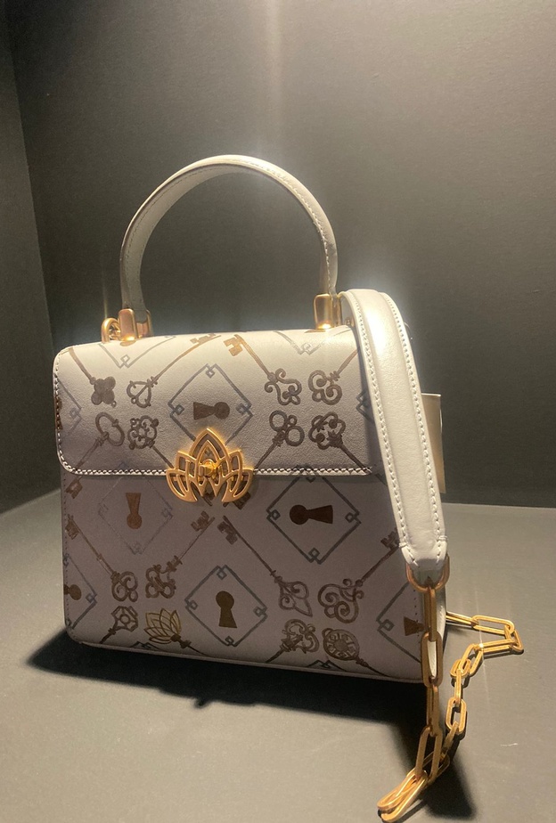 تصميم الحقائب بفكرة رسم المفاتيح