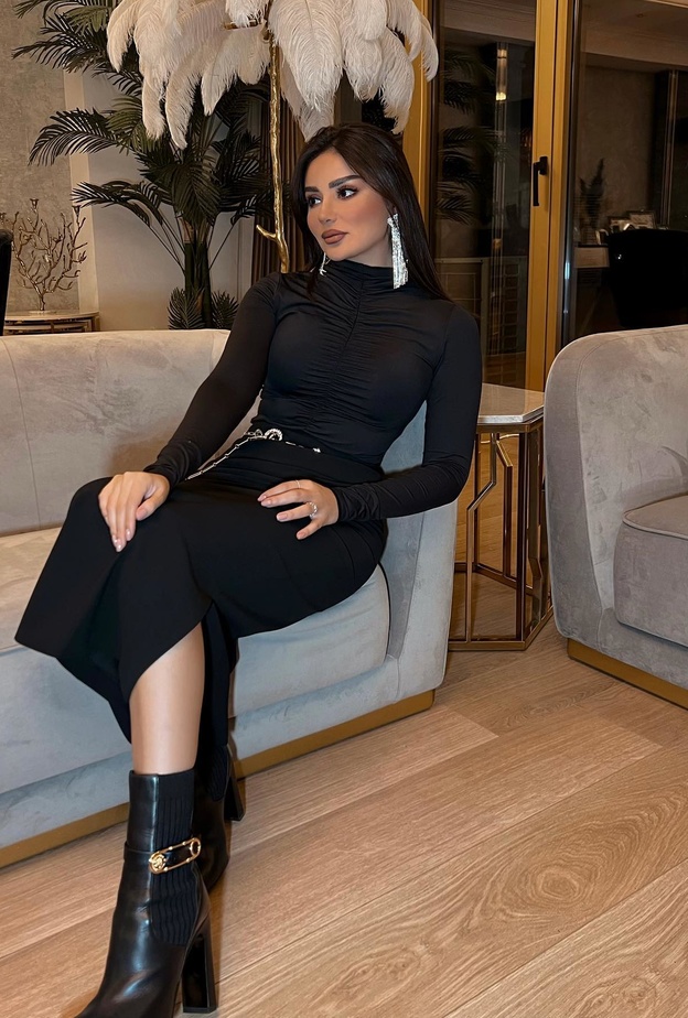 اطلالات مميزة للصبايا باللون الاسود مستوحاة من هيفاء حسوني