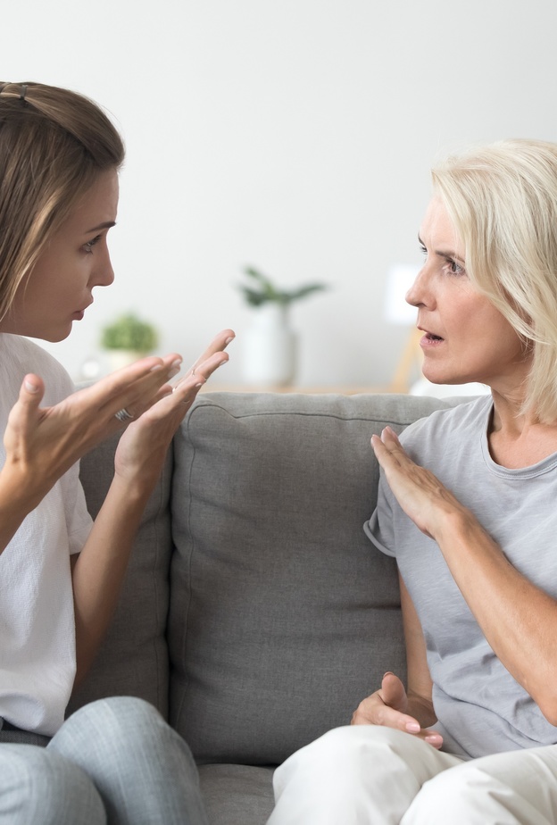 حيل ذكية تمنع ام زوجك من التدخل في تربية أطفالك