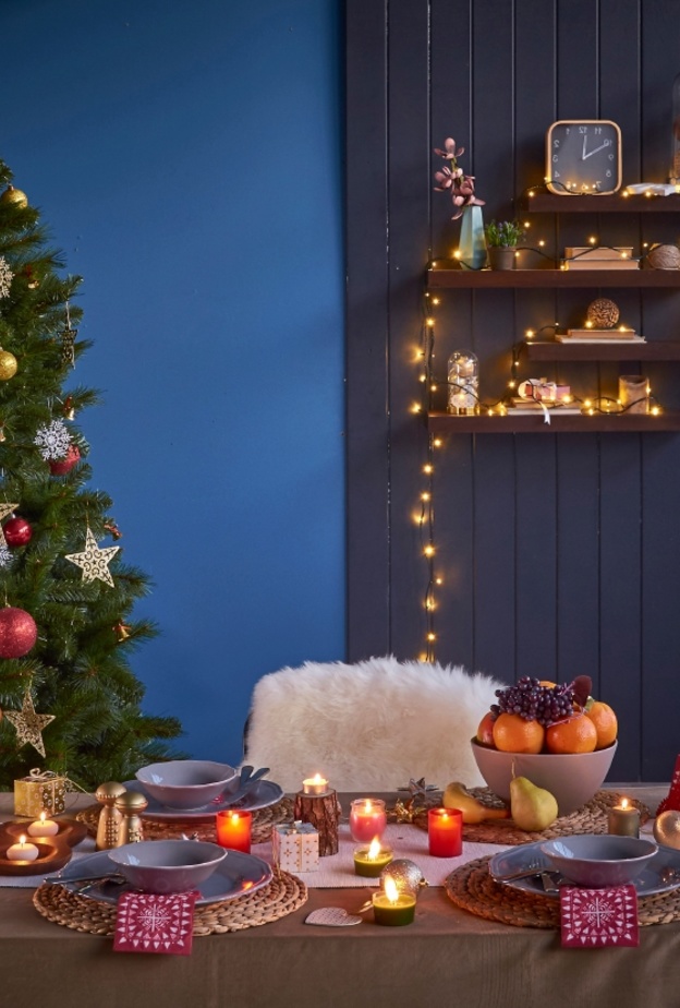 ديكورات موائد الطعام احتفالا بالسنة الجديدة