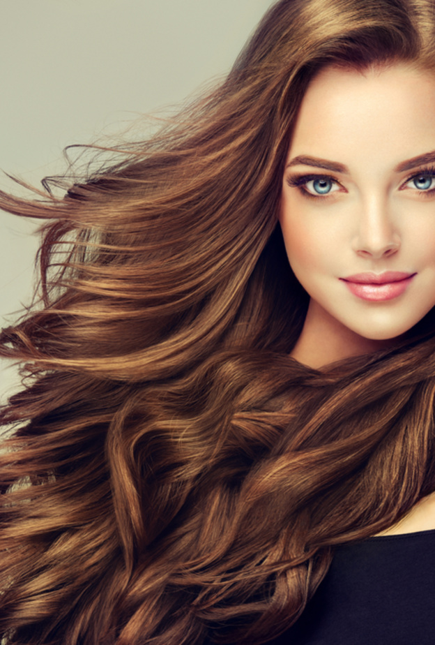  افضل خلطات طبيعية لتكثيف الشعر وزيادة لمعانه