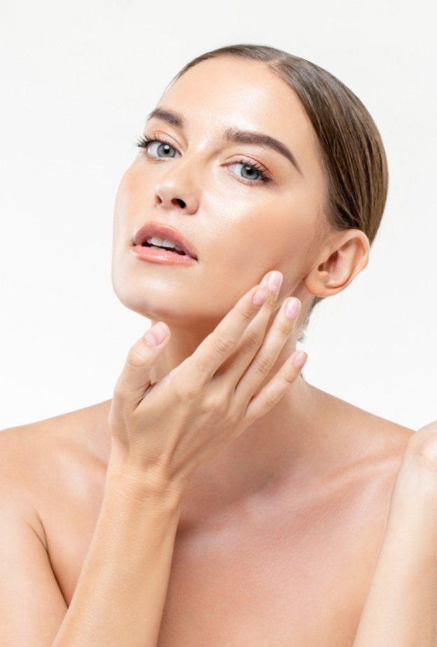 طريقة تحضير ماسك الطماطم والسكر لتقشير الوجه وتجديد خلايا البشرة