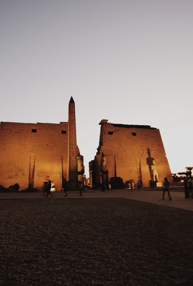 كل ما تحتاج إلى معرفته عن طريق الكباش التاريخي في الأقصر