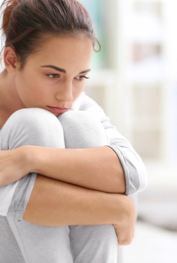 ما هو مرض اكياس الشوكولاتة وما اسبابه واعراض