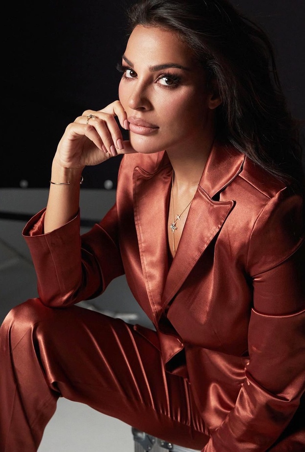 نادين نجيم بمجوهرات دماس-الصورة من حسابها على انستقرام للمصور Greg Swales